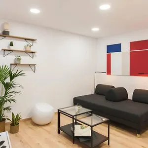 https://design-apartment-in-the-historic-city-center.top-hotels-tarragona.com